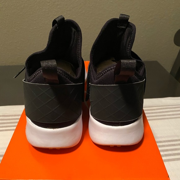 Nike Air Zoom Strong - Picture 4 of 8